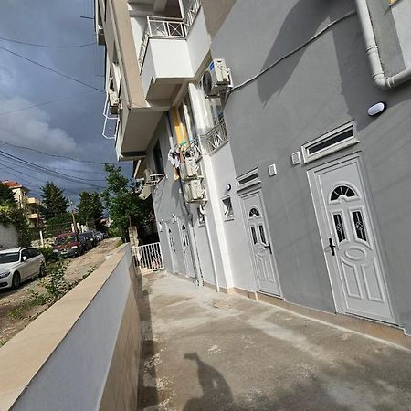 Ulliri Leilighet Tiranë Eksteriør bilde